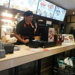 吉野家利群商廈臺東三路店自助餐廳服務體驗